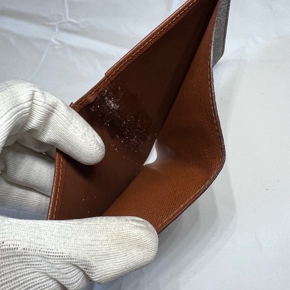 Louis Vuitton Monogram Bi-fold Wallet - Picture 5 of 7